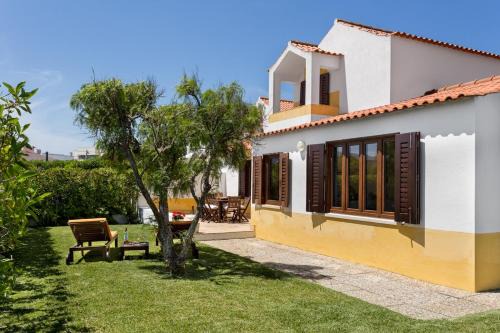 Praia das Macas Casa | GuestReady - Peaceful beach villa w/parking