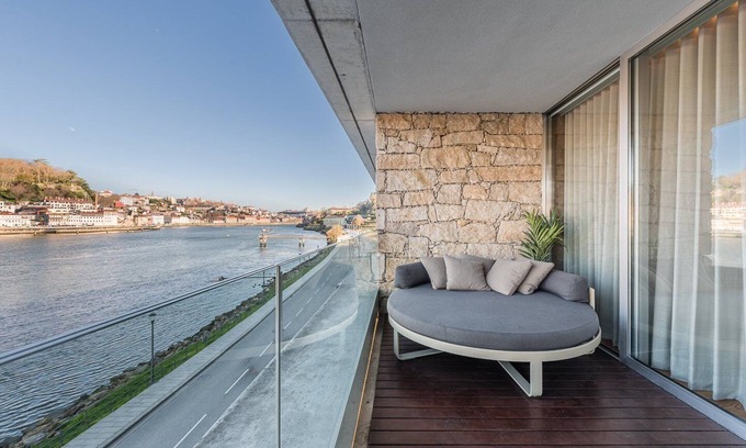Sao Pedro da Afurada Apartamento | GuestReady - Vista al río
