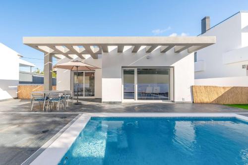 Charneca de Caparica e Sobreda Casa | GuestReady - Striking Hideaway in Almada