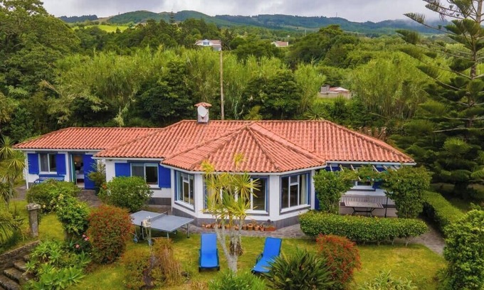 Ponta Delgada Cabaña | GuestReady - Vivenda Mar e Monte