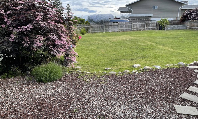Okanagan-Similkameen Casa | Guests will have the whole suit to them with a private parking spot.