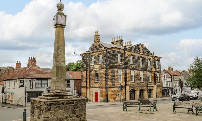 Guisborough Cabaña | GUISBOROUGH TOWN HALL, pet friendly in Guisborough