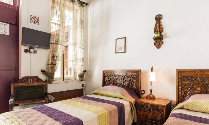Yenisehir Cama Y Desayuno | GUL HANIM HOUSE HOTEL BOUTIQUE HABITACIÓN ROSE BLANCA en la ciudad amurallada de Nicosia