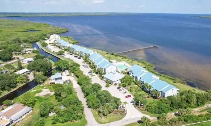 El Jobean Condominio | GULF ACCESS!!!! Come enjoy your stay at Myakka Retreat.