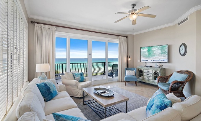 Santa Rosa Beach Condominio | El NUEVO condominio frente al golfo de cuatro dormitorios de YFAB Adagio B201, cuatro dormitorios, piscinas