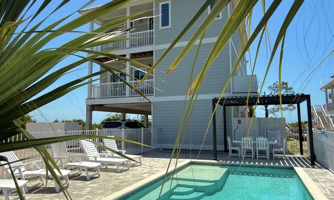 Cape San Blas Casa | Febrero Especial $ 250 por noche !! Frente al golfo, piscina privada y playa tranquila!