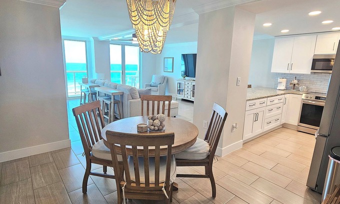 Villa Sabine Condominio | Gulf-Front Paradise: 2-Bedroom, 2-Bath Retreat with Stunning Views!