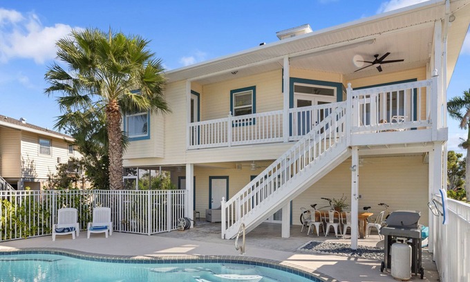 Saint James City Casa | Gulf getaway! Boat dock, HEATED saltwater pool