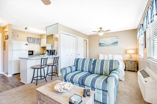 Panama City Beach Hotel | Gulf Highlands 116 Damon Circle #K