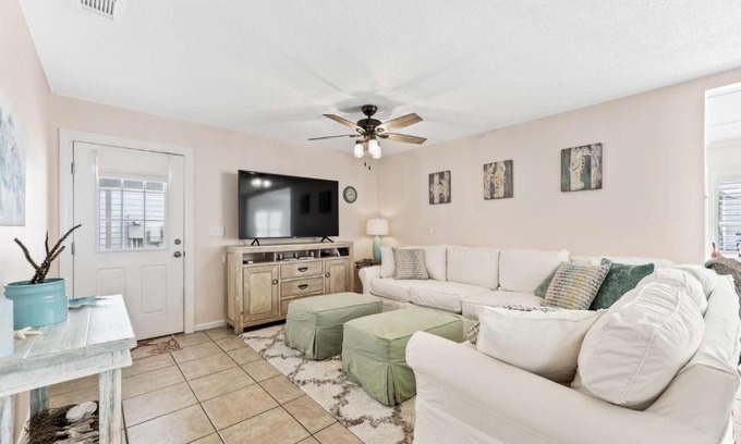 Crescent Beach Casa | Gulf Holiday Home