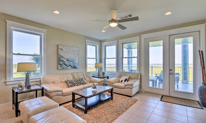 Red Fish Cove Apartamento | Gulf View and Beach Access Galveston Resort Condo!