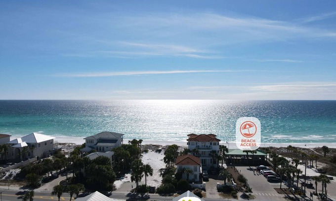 Crystal Shores Casa | Vista al mar, PASOS A LA PLAYA, capacidad para 10 personas (3 dormitorios), piscina