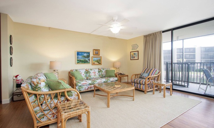 Beachview Country Club Estates Condominio | Gulf View, Two Bedroom Unit with Den - Sundial R203