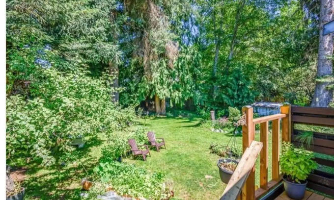 Comox Casa | Gull BnB - Upper Suite w/ Patio