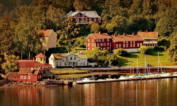 Kapelle-Tureborg Hostal | Gustafsbergs Badhotell & Vandrarhem