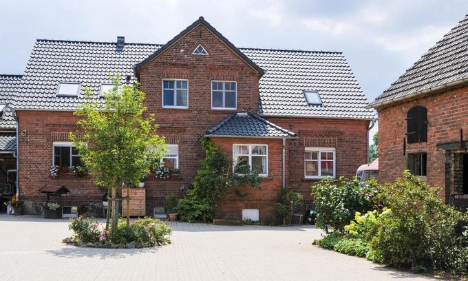 Arnsnesta Casa | Gutshof Zum Adlernest