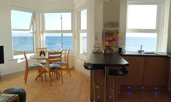 Rhyd-y-clafdy Cabaña | GWEL Y MOR, family friendly, country holiday cottage in Pwllheli