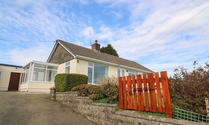 Ystrad Meurig Cabaña | GWYNANT, pet friendly, with a garden in Pontrhydfendigaid