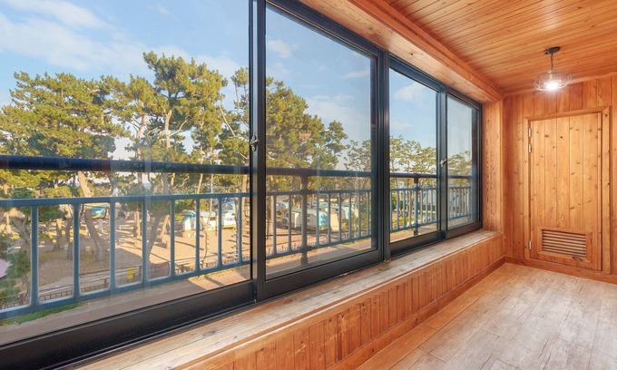 Gyeongju Casa | Gyeongju Beach Castle Pension