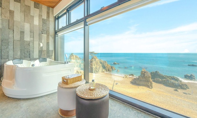 Gyeongju Casa | Gyeongju Blue21 Poolvilla Pension