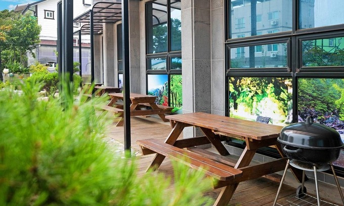 Gyeongju Casa | Gyeongju Gampo Four Seasons Pension