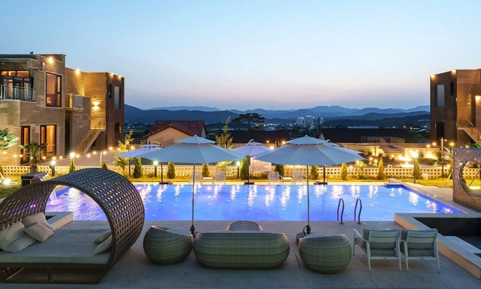 Gyeongju Casa | Gyeongju Rose Breeze Pool Villa Pension