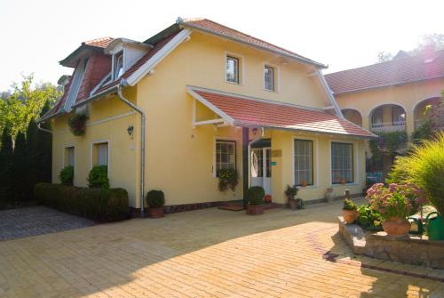 Tamasi Casa | Hársfa Szálló