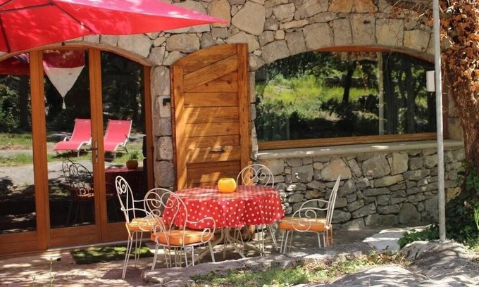 Lanas Casa | Hébergement en Pleine Nature & Piscine