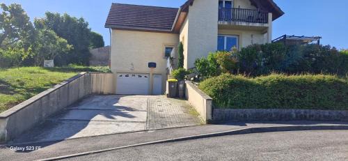 Larnod Apartamento | Hébergement Privé à Larnod