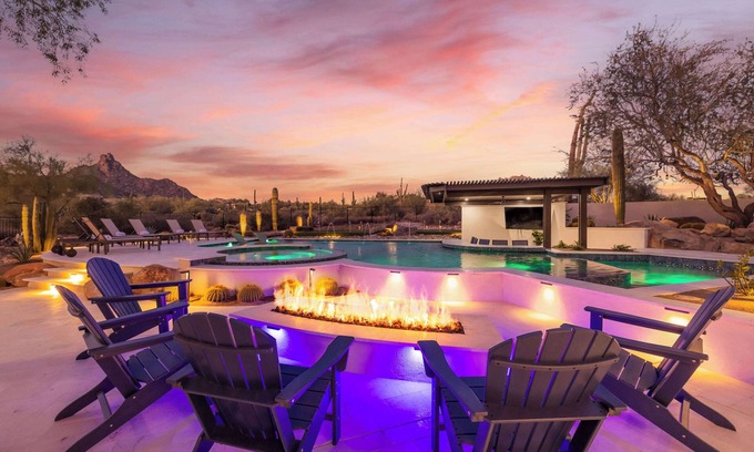 The Peak Casa | HÓZHÓ Pinnacle Peak | Golf Sim | Pool | Views