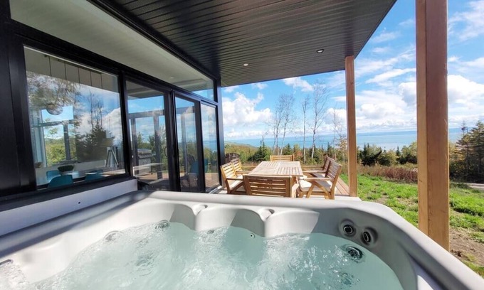 Saint-Joseph-de-la-Rive Chalet De Esquí | Hôtel à la maison - L'Illusion, spa et fleuve