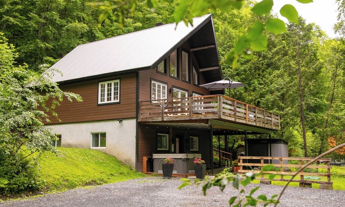 Potton Casa | Hôtel à la maison - Le Carlton avec spa et nature!