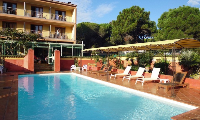 Calvi Hotel | Hôtel Cyrnea