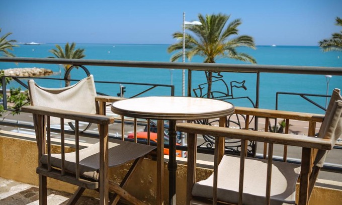 Cros-de-Cagnes Hotel | Hôtel du Bord de Mer "Le Vanillé"