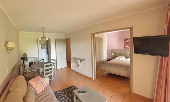 Pont Royal Apartamento | Hôtel du Golf de Pont Royal - appartement paisible rez de jardin - terrasse & piscine