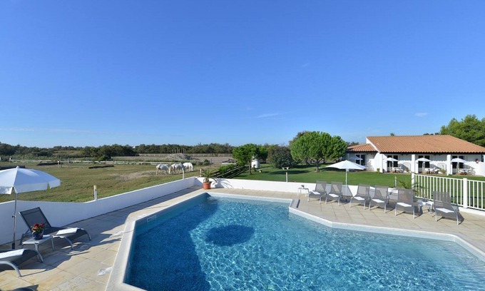Saintes-Maries-de-la-Mer Hotel | Hôtel Mas de la Grenouillère