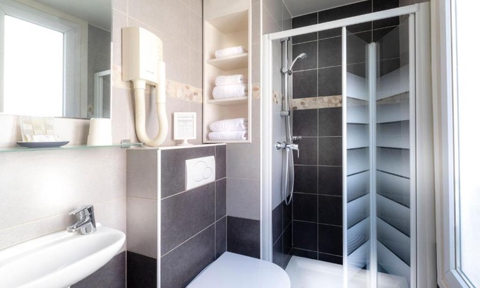 Quartier du Petit-Montrouge Hotel | Hôtel Montsouris Orléans