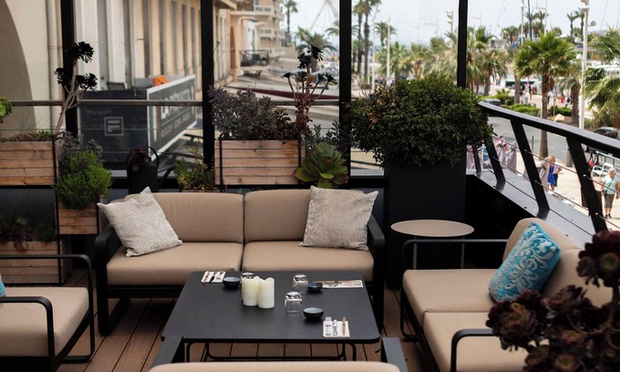 Saint-Raphael Hotel | Hôtel Restaurant Le Touring