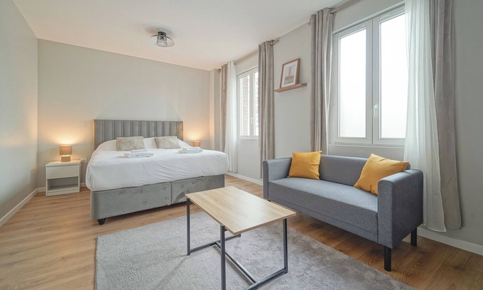 Saint-Ouen Hotel | Hôtel Trianon Saint Ouen