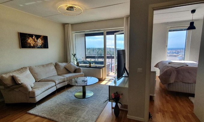 Upplands Vasby Municipality Apartamento | Högst up
