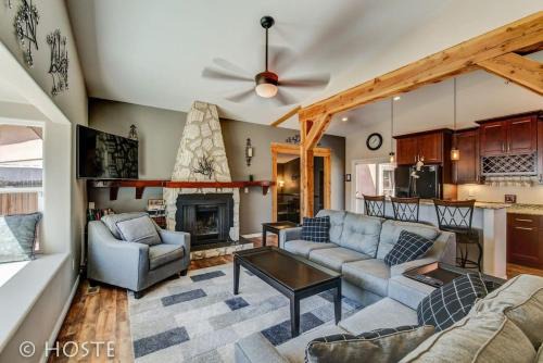 West Colorado Springs Casa | *H* NEW! 4BR Garden of the Gods Retreat