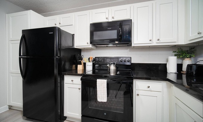 Oak Haven Apartamento | ~[H] River Bank Repose Sleeps 6 Private Units~