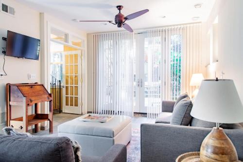 Stanton Park Casa | H St Sanctuary Capitol Hill Carriage House