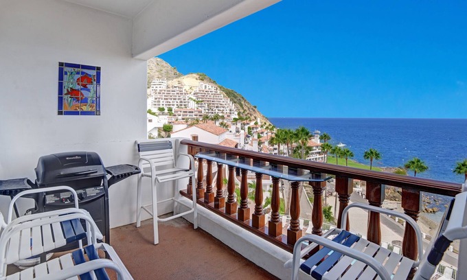 Avalon Condominio | Villa hermosamente decorada, vistas panorámicas al mar, carro de golf Comp