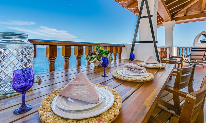 Avalon Condominio | Villa impecablemente decorada + balcón envolvente + vistas impresionantes