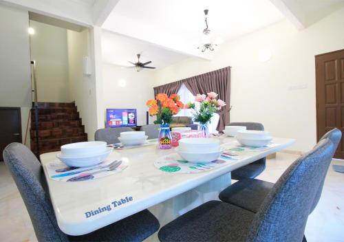 Simee Casa | H2H - Bintang49 Vacation House