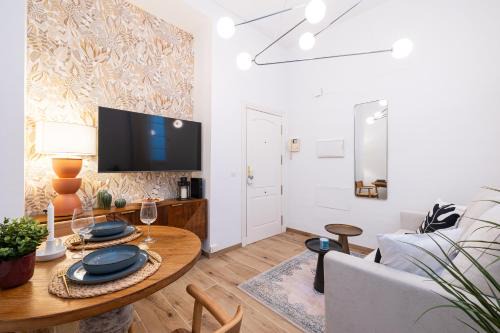 La Merced Apartamento | H2M Alamos Duplex, desk, dishwasher, oven, shower