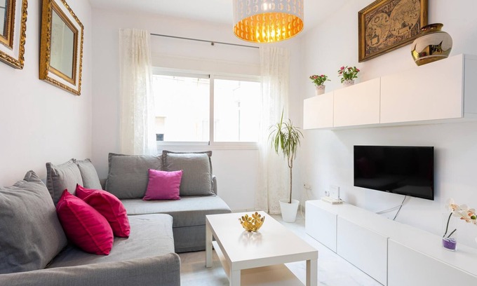 Capuchinos Apartamento | H2M Carrera Capuchinos Parking y AA