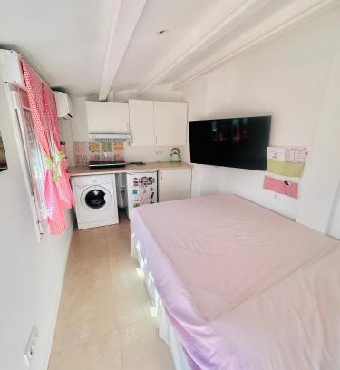Caudiel Casa | Habitación con baño y cocina