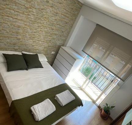 Marxalenes Casa | Habitación con balcón en piso compartido
